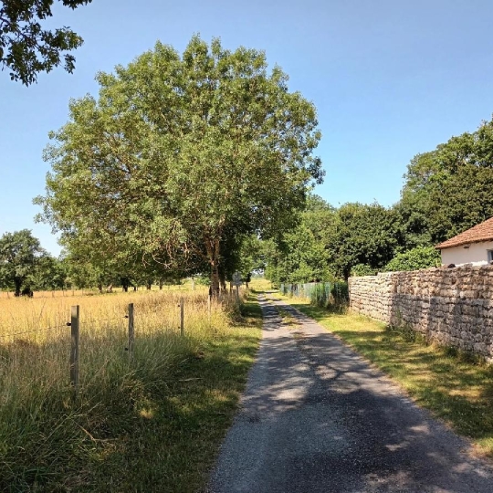  Marie-Paule GUILLEMET immobilier : Ground | LE MUNG (17350) | 723 m2 | 27 172 € 