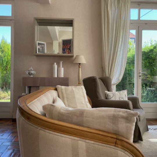  Marie-Paule GUILLEMET immobilier : House | LA ROCHELLE (17000) | 200 m2 | 1 050 000 € 