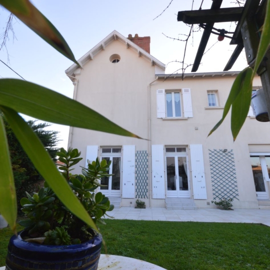  Marie-Paule GUILLEMET immobilier : House | LA ROCHELLE (17000) | 200 m2 | 1 050 000 € 