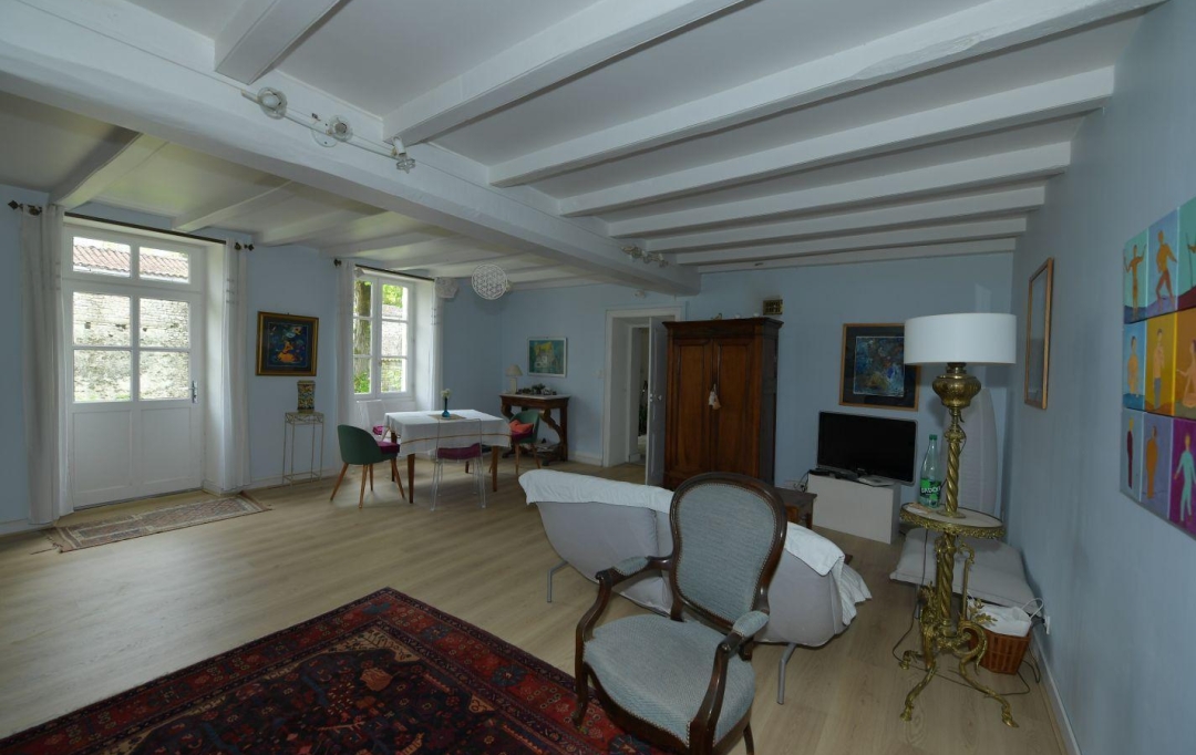 Marie-Paule GUILLEMET immobilier : Maison / Villa | SURGERES (17700) | 293 m2 | 395 000 € 