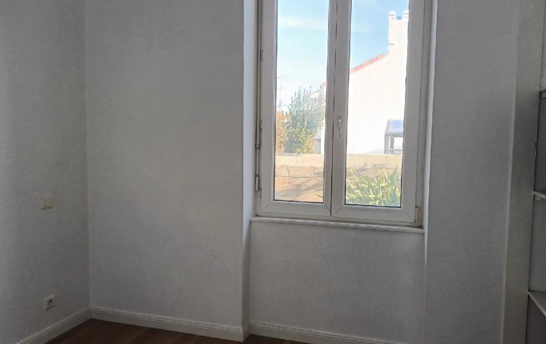 Marie-Paule GUILLEMET immobilier : Apartment | LA ROCHELLE (17000) | 32 m2 | 241 280 € 