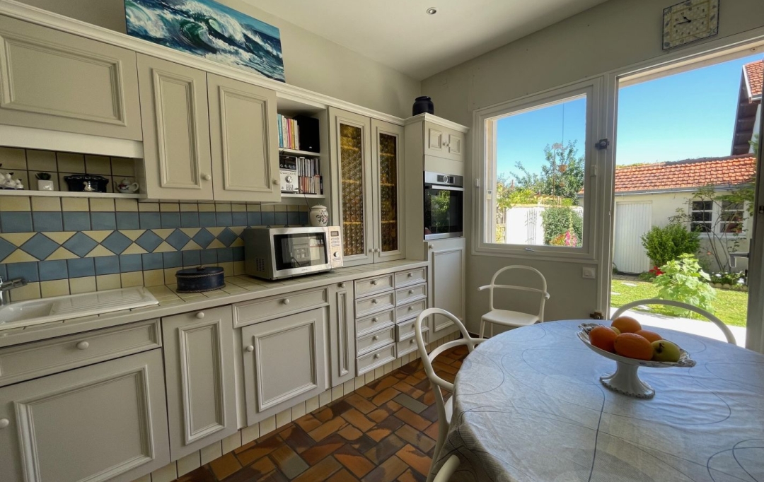 Marie-Paule GUILLEMET immobilier : House | LA ROCHELLE (17000) | 200 m2 | 1 050 000 € 