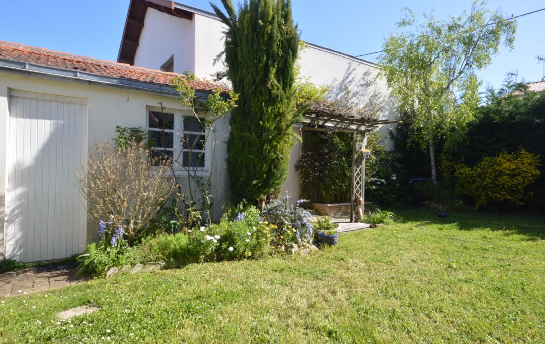 Marie-Paule GUILLEMET immobilier : House | LA ROCHELLE (17000) | 200 m2 | 1 050 000 € 