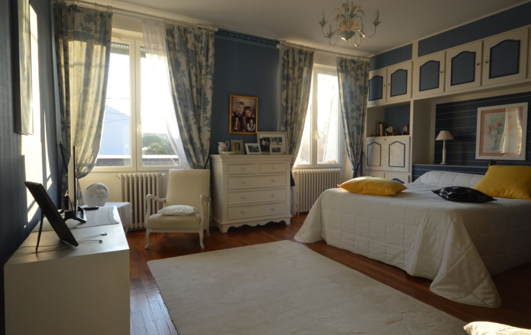 Marie-Paule GUILLEMET immobilier : House | LA ROCHELLE (17000) | 200 m2 | 1 050 000 € 