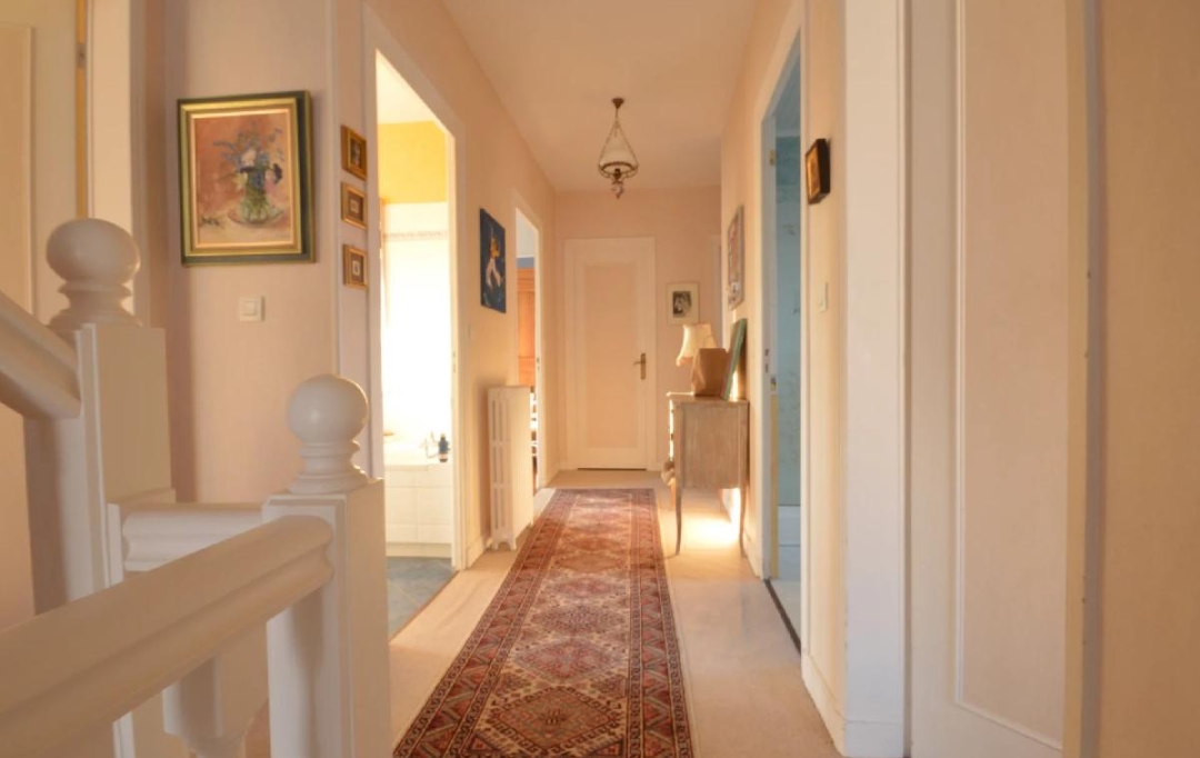 Marie-Paule GUILLEMET immobilier : House | LA ROCHELLE (17000) | 200 m2 | 1 050 000 € 