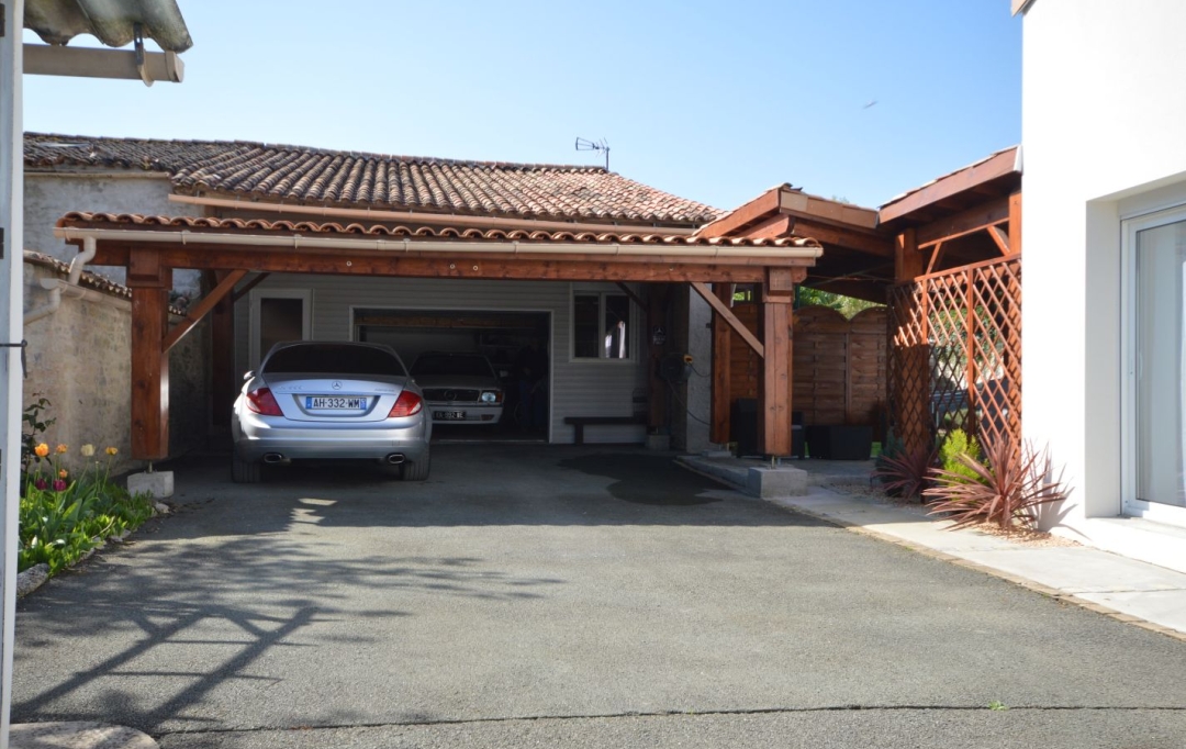 Marie-Paule GUILLEMET immobilier : Domain / Estate | LA GREVE-SUR-MIGNON (17170) | 185 m2 | 449 000 € 