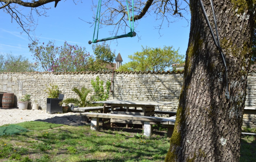 Marie-Paule GUILLEMET immobilier : Domain / Estate | BENON (17170) | 211 m2 | 593 000 € 