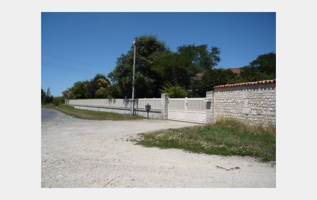 Marie-Paule GUILLEMET immobilier : House | SAINT-HIPPOLYTE (17430) | 178 m2 | 288 750 € 