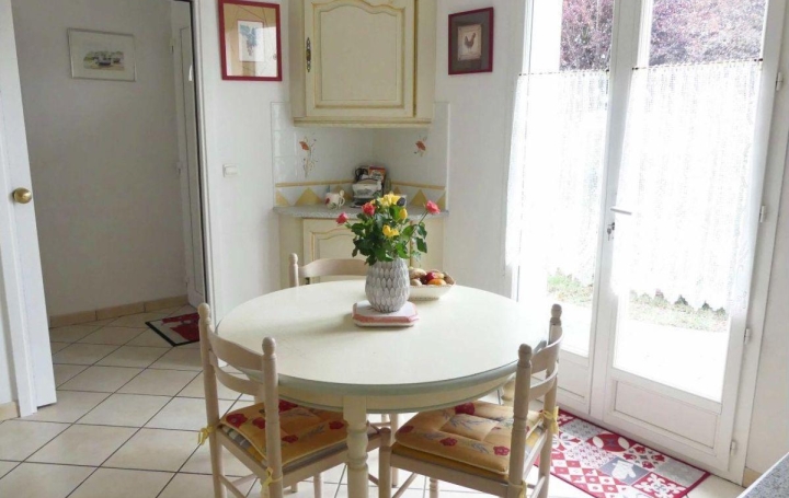 Annonces LAROCHELLE : Maison / Villa | SURGERES (17700) | 108 m2 | 330 000 € 